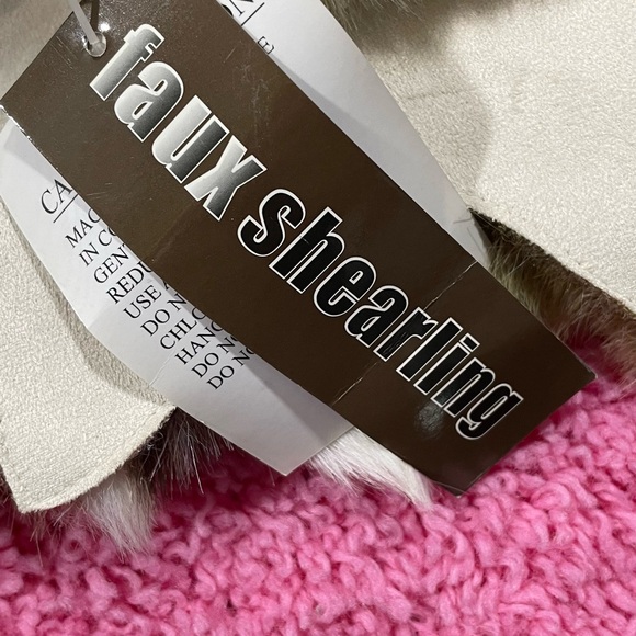 DONNA SALYERS FABULOUS
FIT SNOW LYNX FAUX FUR
JACKET - Picture 7 of 14